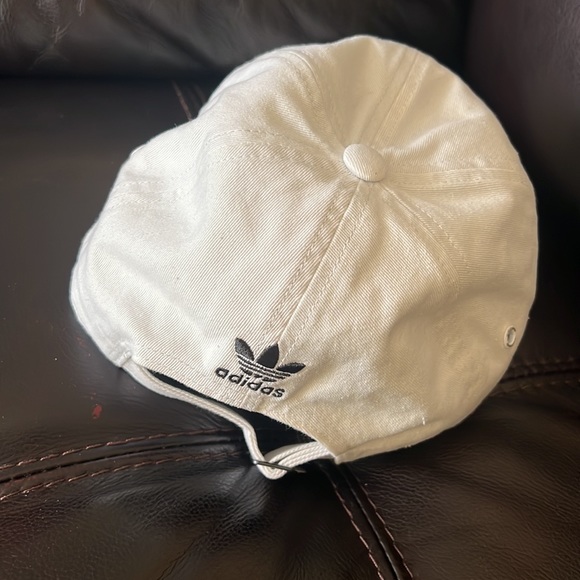 Adidas men’s  🧢 - Picture 3 of 6